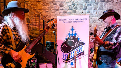 Hugo Zachas (links) und Johann Benker