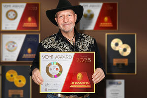 HolleGreat erhält Musik-AWARD 2025 – Vierte Goldene CD fürs bayerische Gefühl